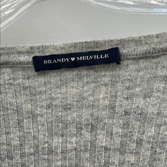 Brandy Melville Gray Ribbed V-Neck Sweater - Picture 2 of 2